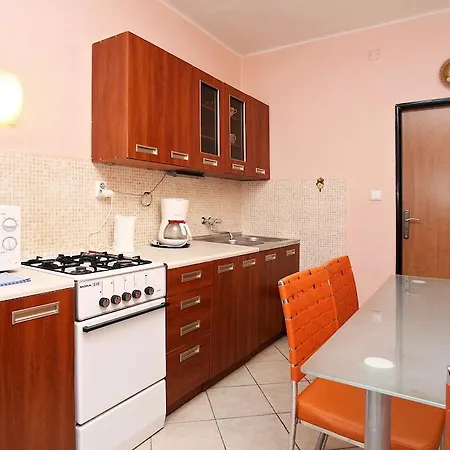 Apartment Saturn 5